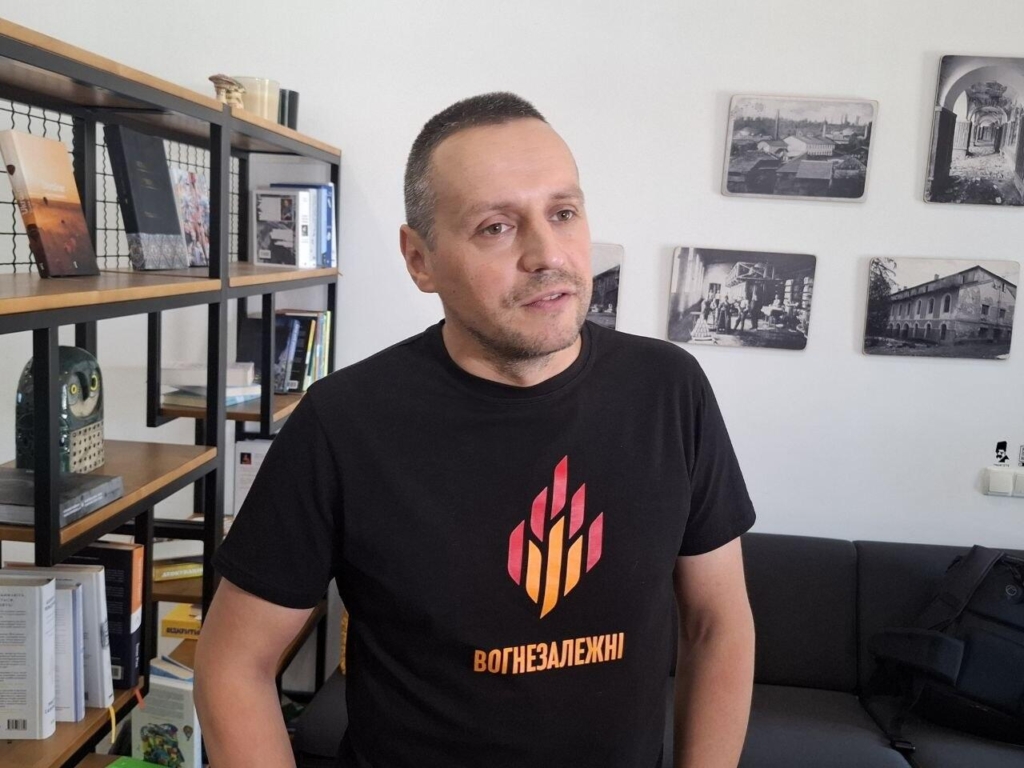 Динозаври і мілітарі: як осучаснюється косівська кераміка в майстерні «Горно» 1