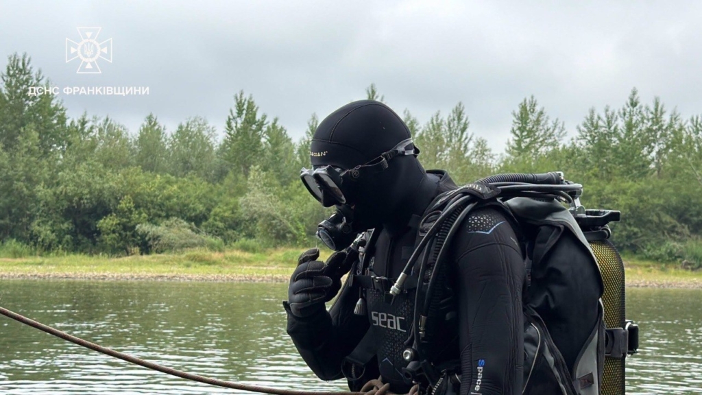 Рятувальники, водолази спільно з поліцією та місцевими розшукують підлітка з Галича 2