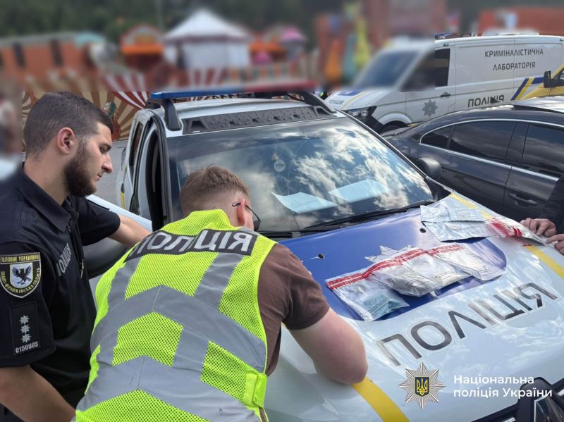 На Прикарпатті затримали подружжя, яке торгувало наркотиками та психотропами 3