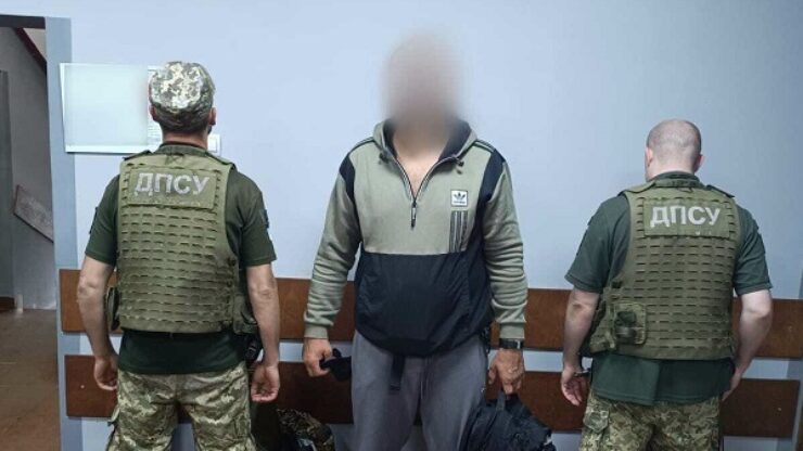 У Карпатах прикордонники впіймали чоловіка, який через гори повертався в Україну з Іспанії