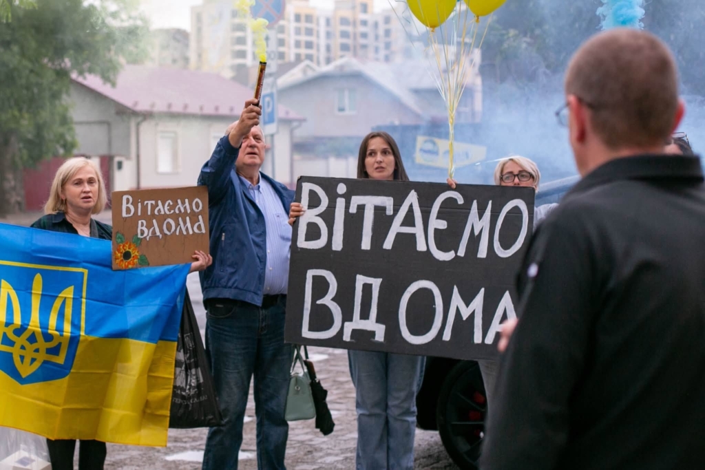 У Франківську зустріли звільненого з полону "азовця" Олексія Макарова 3