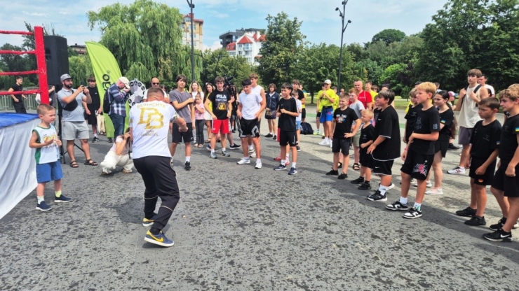 Берінчик привіз до Франківська чемпіонські пояси та провів відкрите тренування. ФОТО