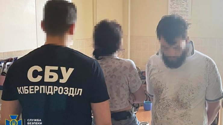 На Прикарпатті затримали подружжя, яке торгувало наркотиками та психотропами