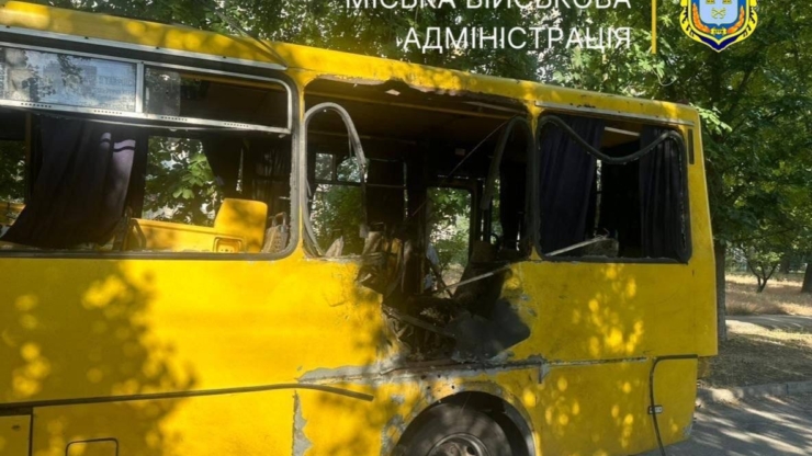рф вдарила дроном по маршрутці у Херсоні — є загиблі та поранені