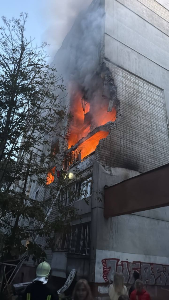рф вдарила по житлових будинках у Львові: є постраждалі 1