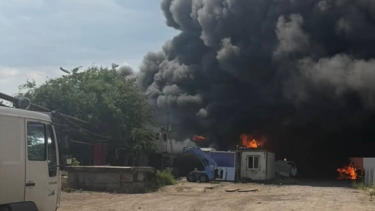 Внаслідок атаки росіян на підприємство в Одесі загинуло троє людей