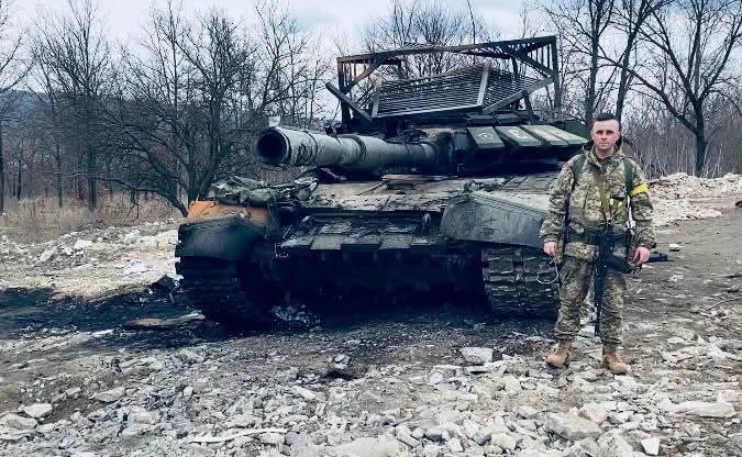 Він пройшов Гостомель, Херсон і два поранення, але вирішив залишитися у війську: історія десантника Віктора Лози