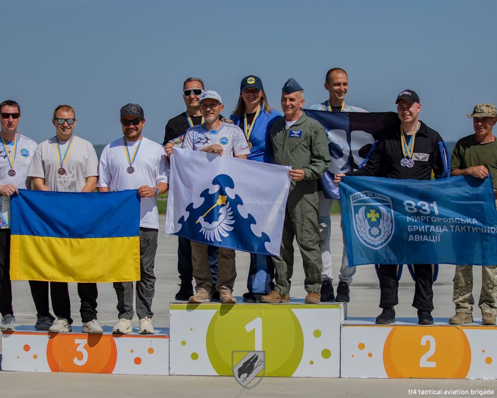На Прикарпатті змагалися у парашутному спорті за Кубок командувача Повітряних Сил ЗСУ 1