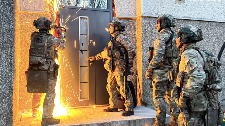 На Прикарпатті затримали трьох наркозбувачів