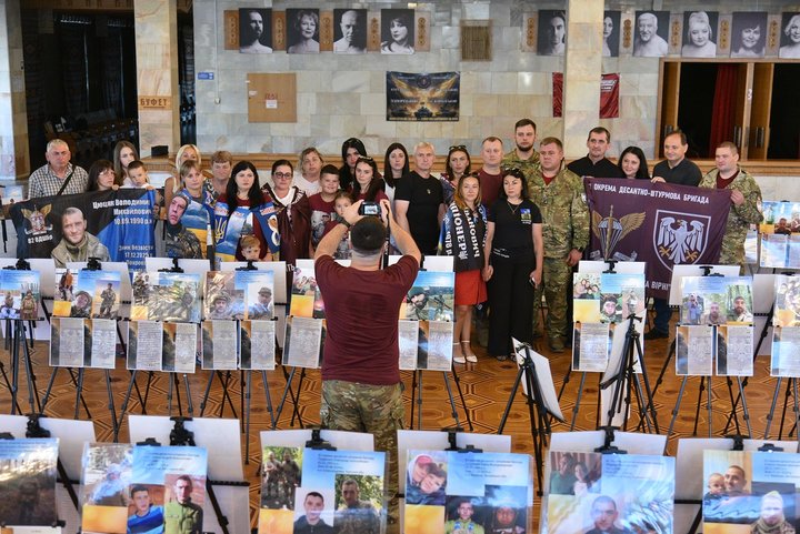 У Франківську показали одноденну виставку "Ненароджені для війни" про воїнів-десантників 1