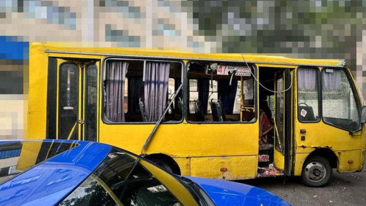 У Херсоні росіяни вдарили дроном по маршрутці, четверо людей загинули. ФОТО