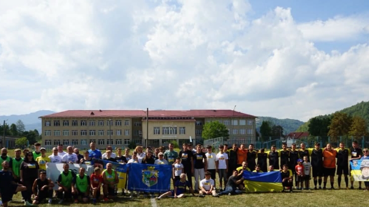 У Пасічній відкрили оновлений стадіон "Героїв Карпат"