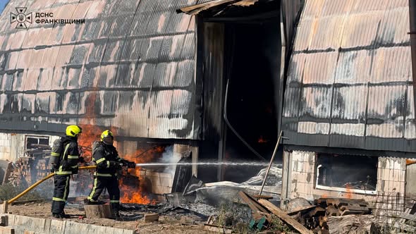 У Чукалівці горів ангар 1