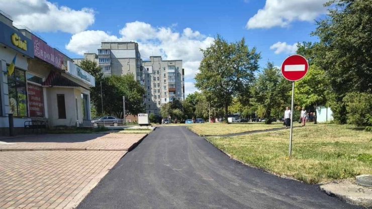 У Калуші облаштовують безбар'єрні тротуари