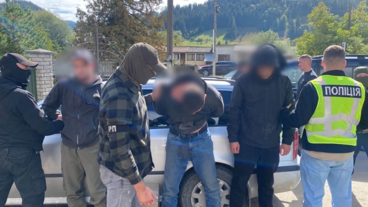Затримали 23-річного прикарпатця, який переправляв ухилянта за кордон