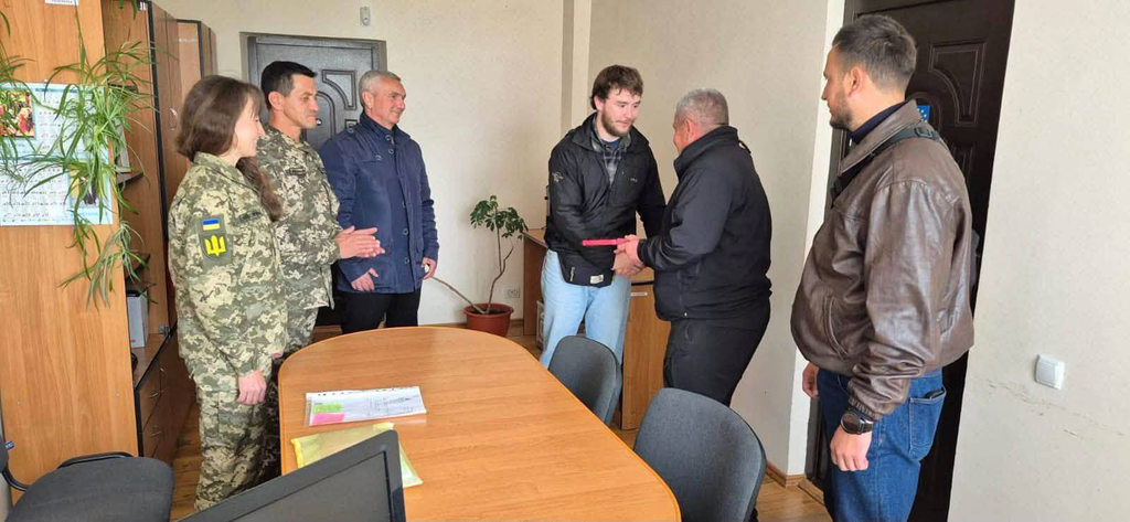 На Калущині військовому Давиду Олексину вручили орден «За мужність» 1