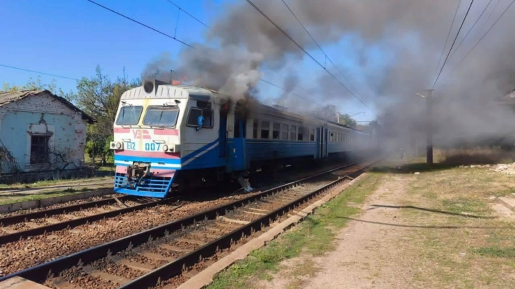 рф вдарила по поїзду на Харківщині — є поранені