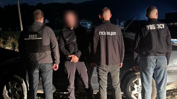 Затримали 23-річного прикарпатця, який переправляв чоловіків через кордон