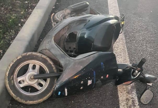 У Франківську скутер врізався в автомобіль