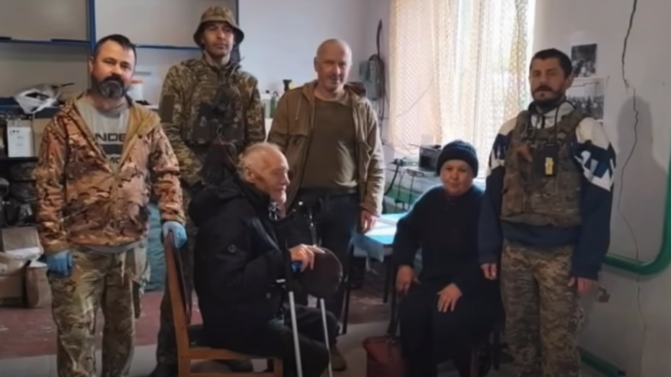 Військові франківської 102 бригади евакуювали двох людей з Херсонщини