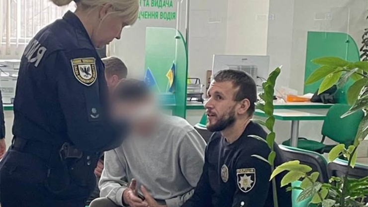 У Коломиї чоловік хотів обміняти підроблене посвідчення водія