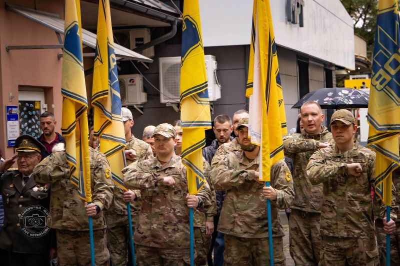 У Франківську відкрили мурал пам’яті азовця Ореста-Миколи Василечка 1