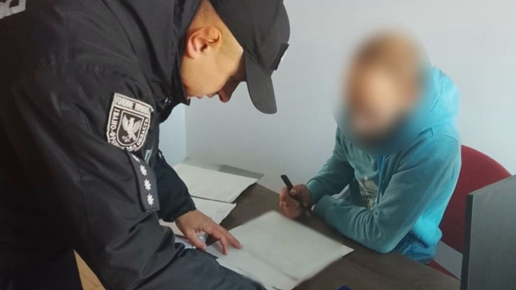 Поліцейські склали адмінпротокол на яремчанця, який знущався з коня