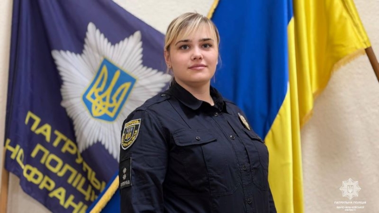 У Франківську патрульна врятувала дівчину від самогубства